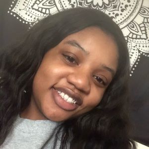 Meet your Posher, Briana